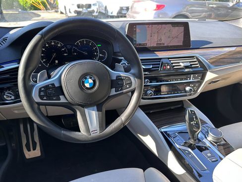 Used 2019 BMW 530i w/ M Sport Package RWD image 2