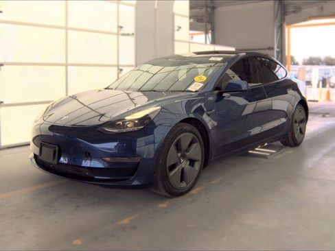 Used 2023 Tesla Model 3 Standard Range RWD image 2