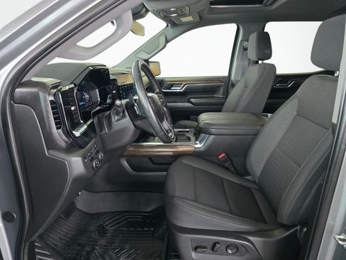 Used 2025 Chevrolet Silverado 1500 LT Trail Boss w/ Convenience Package II AWD/4WD image 21