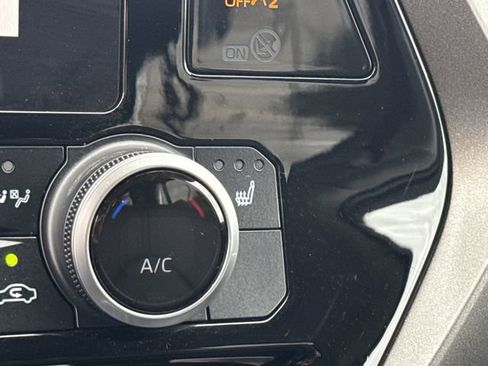 Used 2023 Toyota Highlander XLE image 35