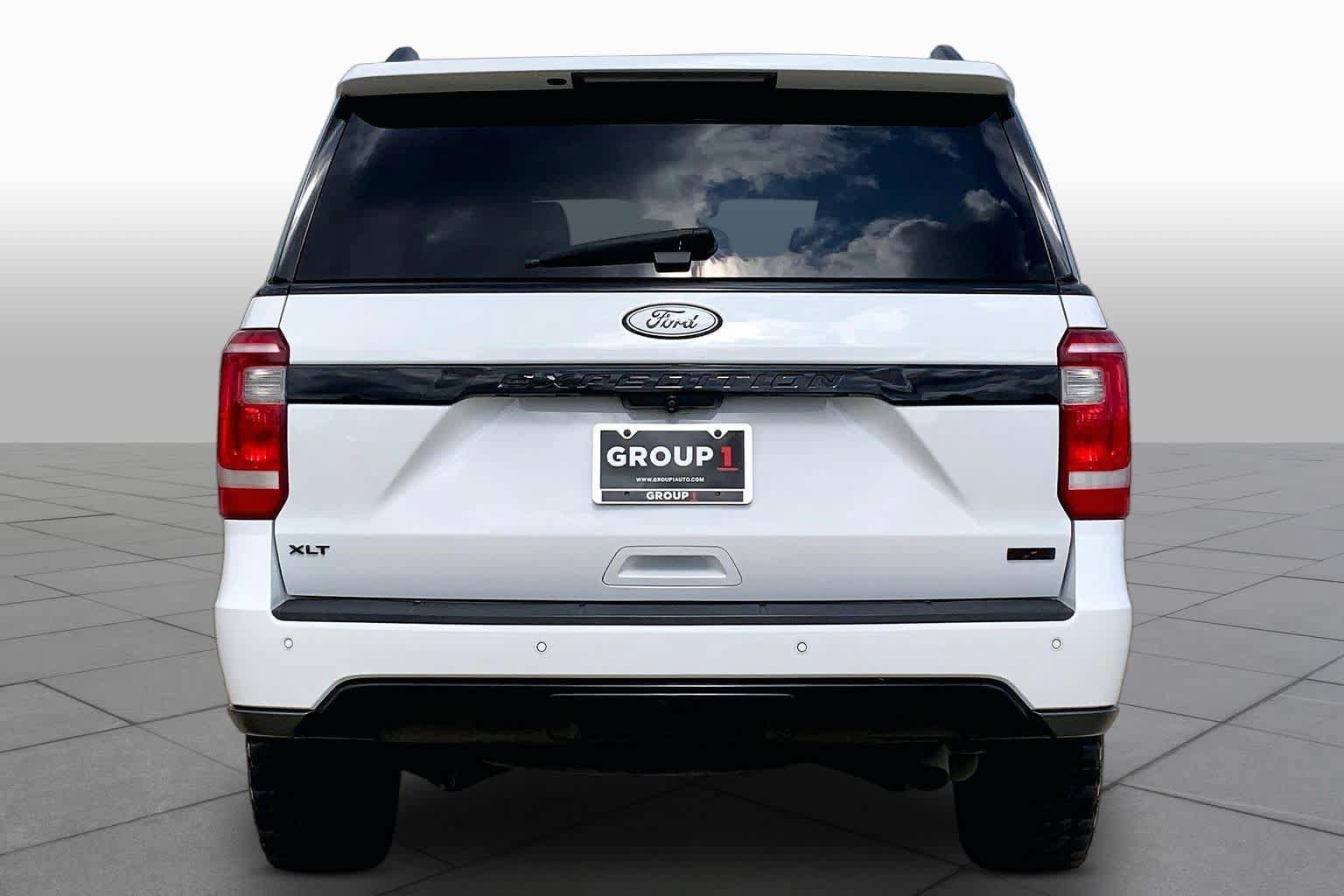 Used 2019 Ford Expedition XLT w/ Equipment Group 202A AWD/4WD image 5