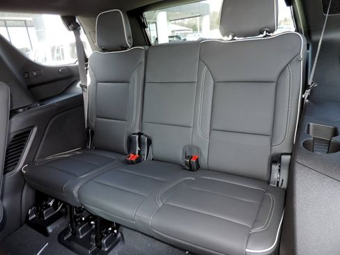 New 2026 GMC Yukon Elevation image 12