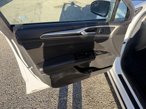 Used 2015 Ford Fusion SE w/ Equipment Group 202A image 11