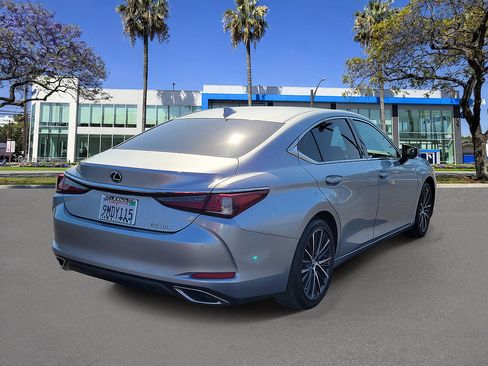 Used 2024 Lexus ES 350 w/ Premium Package FWD image 4
