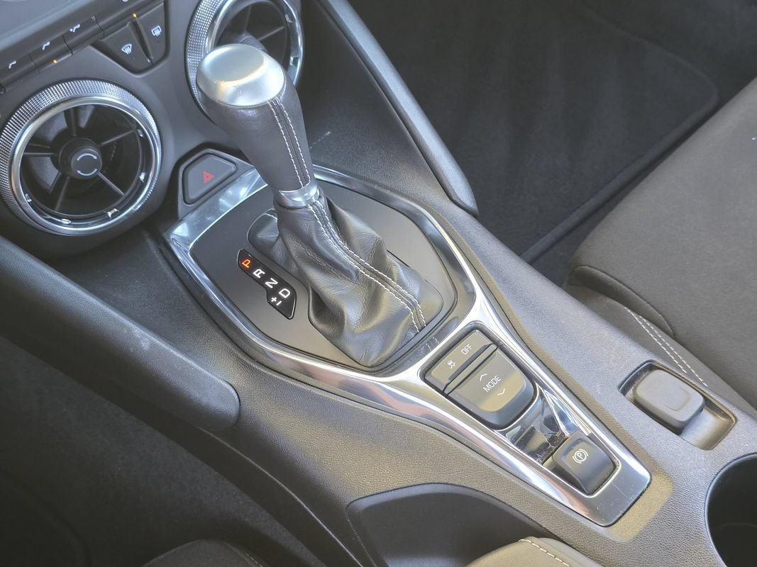 Used 2019 Chevrolet Camaro LT RWD image 17