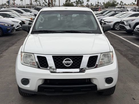 Used 2018 Nissan Frontier SV image 16