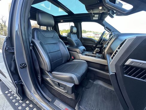 Used 2018 Ford F150 Raptor w/ Equipment Group 802A Luxury image 10