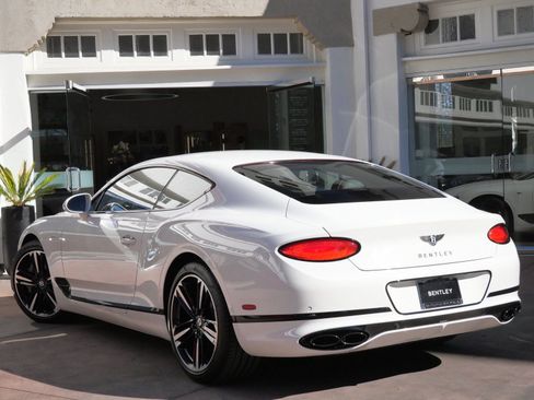 Used 2020 Bentley Continental GT image 3