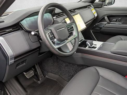 New 2026 Land Rover Range Rover Long Wheelbase SE image 3