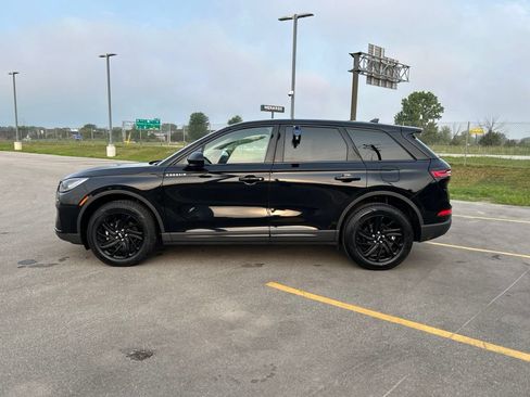 Certified 2025 Lincoln Corsair FWD image 9