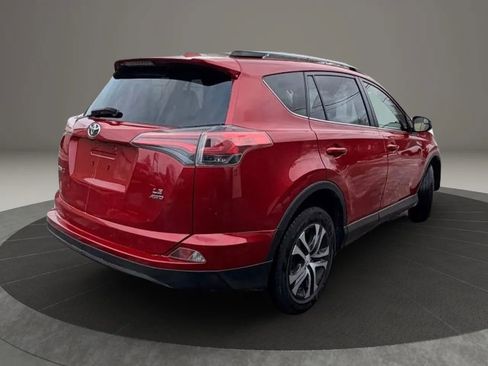 Used 2017 Toyota RAV4 LE image 6