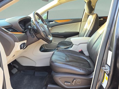 Used 2019 Lincoln MKC Select w/ Select Plus Package image 11