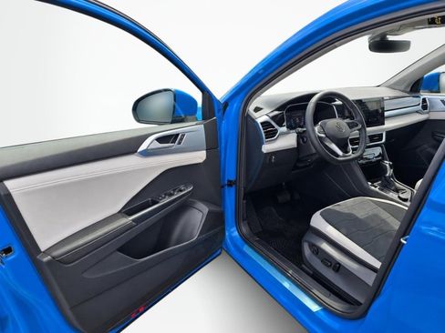 New 2026 Volkswagen Taos SE AWD/4WD image 34