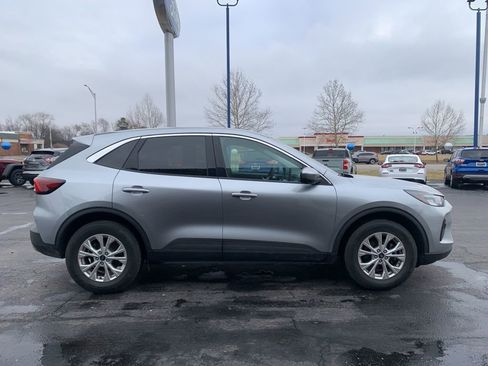 Used 2023 Ford Escape Active w/ Tech Pack #2 AWD/4WD image 2