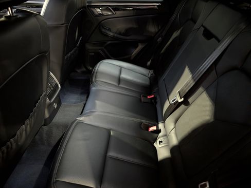 Certified 2026 Porsche Macan image 19