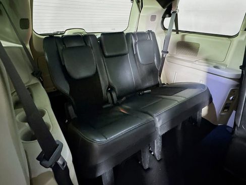 Used 2014 Dodge Grand Caravan SXT FWD image 26