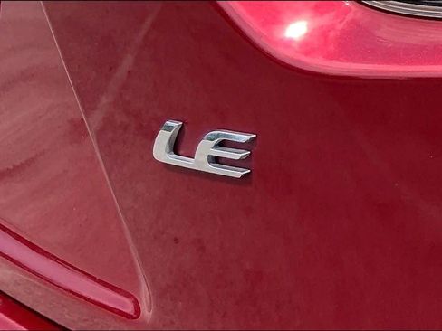 Used 2022 Toyota Corolla LE FWD image 30