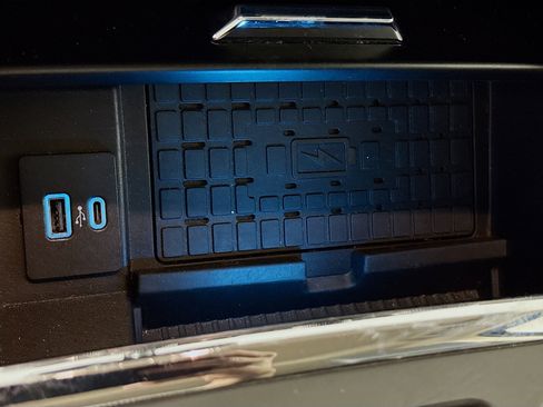 Used 2024 Ford Expedition XLT image 19