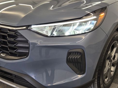 Certified 2025 Ford Escape ST-Line image 8