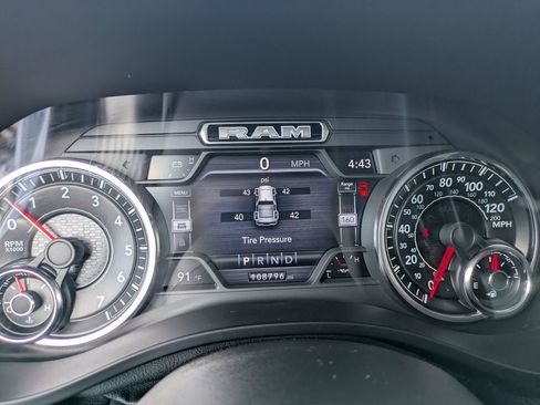 Used 2021 RAM 1500 Laramie image 17