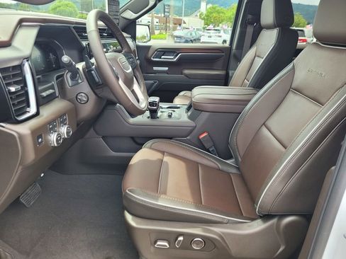 New 2026 GMC Sierra 1500 Denali w/ Denali Reserve Package AWD/4WD image 11