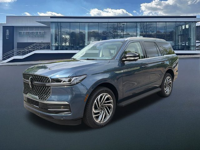 New 2027 Lincoln Navigator Premiere AWD/4WD image 3