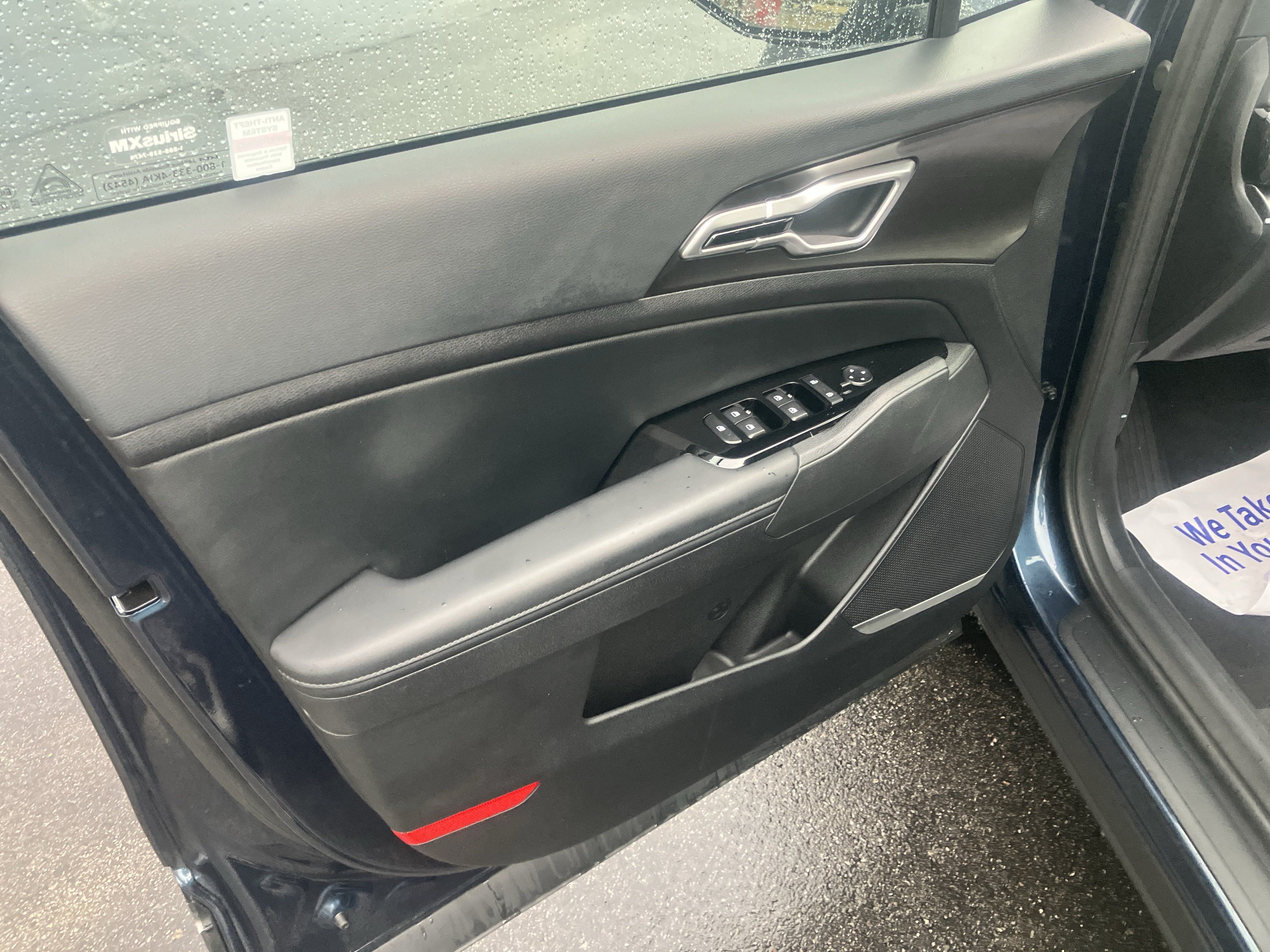 Used 2025 Kia Sportage EX AWD/4WD image 15