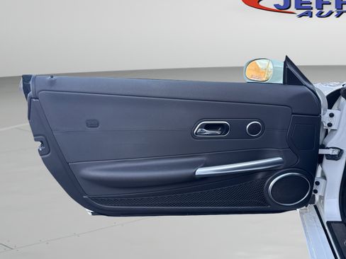 Used 2004 Chrysler Crossfire Coupe image 7