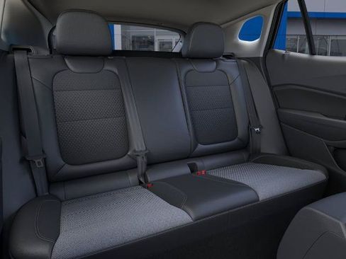 New 2026 Chevrolet Trax LT w/ LT Convenience Package FWD image 17