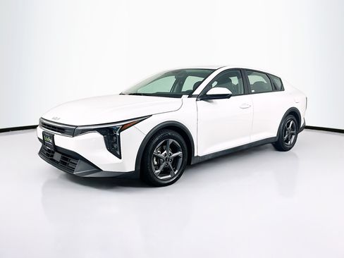 Used 2025 Kia K4 FWD image 3