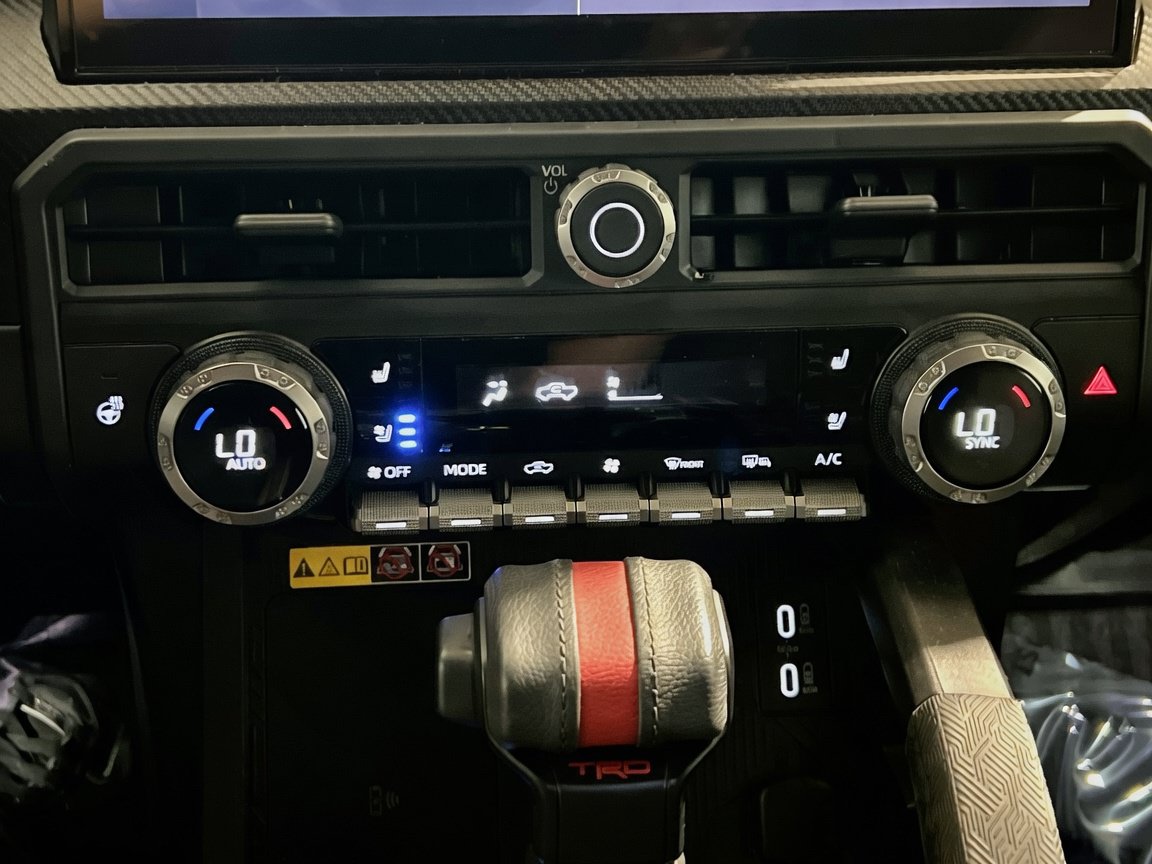 Used 2025 Toyota Tacoma TRD Pro AWD/4WD image 12