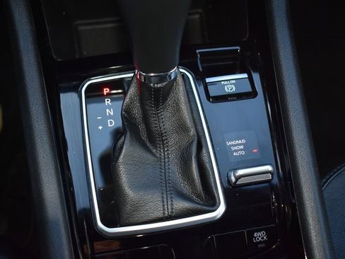 Used 2023 Jeep Compass Limited image 30