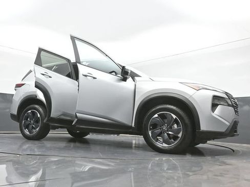 Used 2024 Nissan Rogue SV AWD/4WD image 50