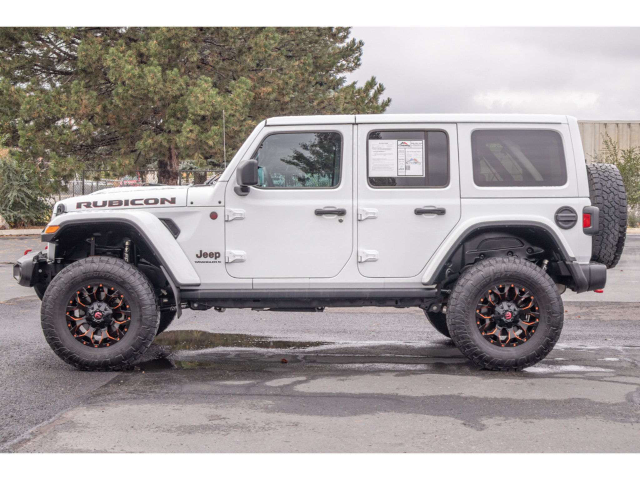 Used 2023 Jeep Wrangler Unlimited Rubicon AWD/4WD image 6