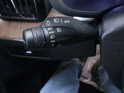 Used 2023 Volvo XC60 B5 Plus w/ Climate Package image 20