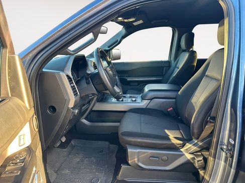 Used 2020 Ford Expedition XLT image 16