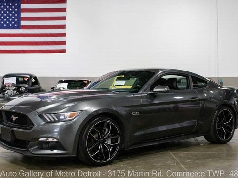 Used 2017 Ford Mustang GT Premium RWD image 1