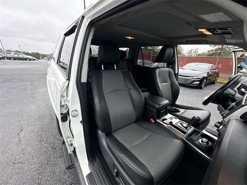 Used 2021 Toyota 4Runner SR5 Premium image 24