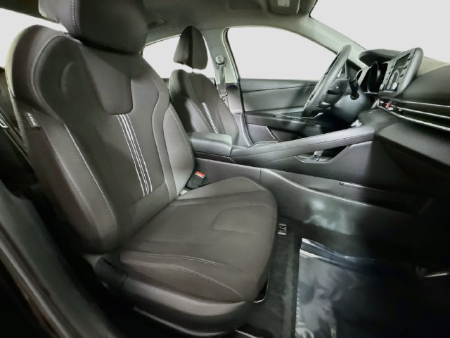Used 2023 Hyundai Elantra SEL w/ Cargo Package FWD image 28