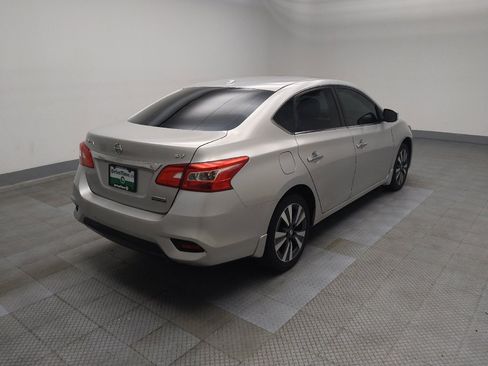 Used 2019 Nissan Sentra SV w/ Special Edition Package FWD image 10
