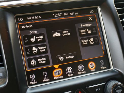 Used 2014 Jeep Grand Cherokee Overland AWD/4WD image 26