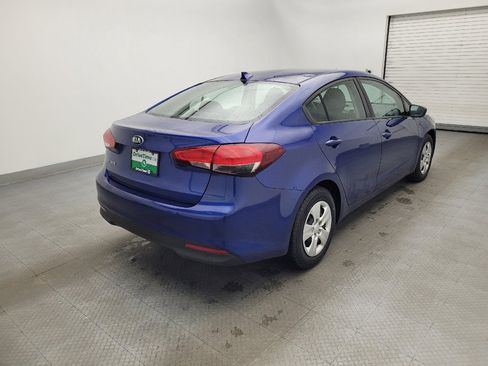 Used 2017 Kia Forte LX image 9