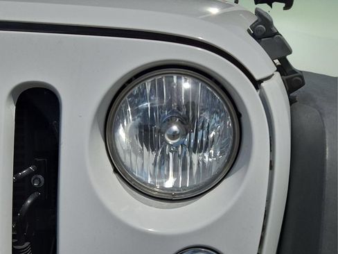 Used 2015 Jeep Wrangler Unlimited Sport w/ Quick Order Package 24S AWD/4WD image 9