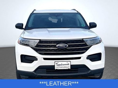 Used 2023 Ford Explorer XLT image 2