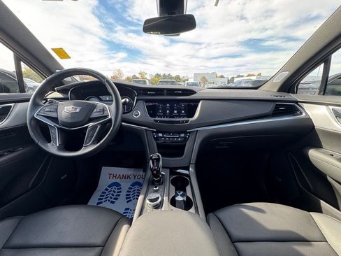 Used 2025 Cadillac XT5 Premium Luxury image 16