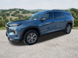 Used 2024 Chevrolet Traverse LT FWD video 3