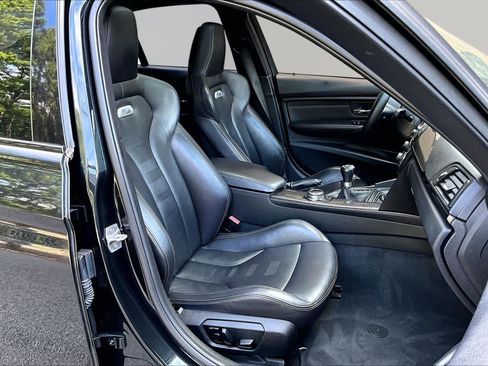 Used 2015 BMW M3 RWD image 9