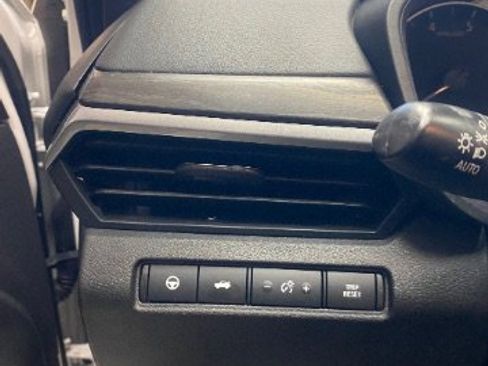 Used 2024 Nissan Altima 2.5 SV w/ SV Premium Package image 26