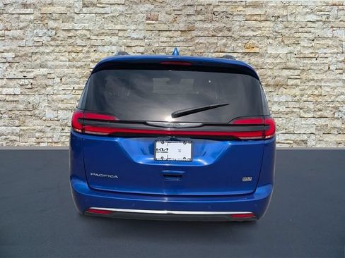 Used 2021 Chrysler Pacifica Touring-L w/ Premium & Safety Sphere Group FWD image 6