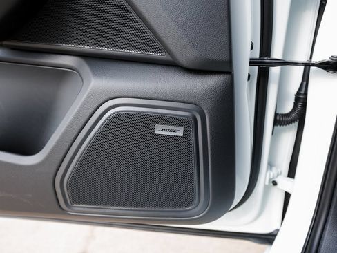 Certified 2026 Porsche Macan AWD/4WD image 22
